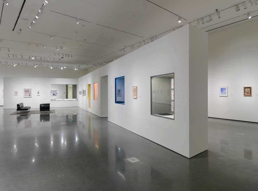 view exhibition image