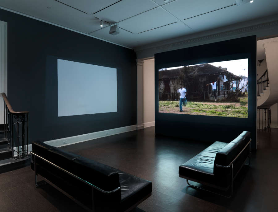 view exhibition image