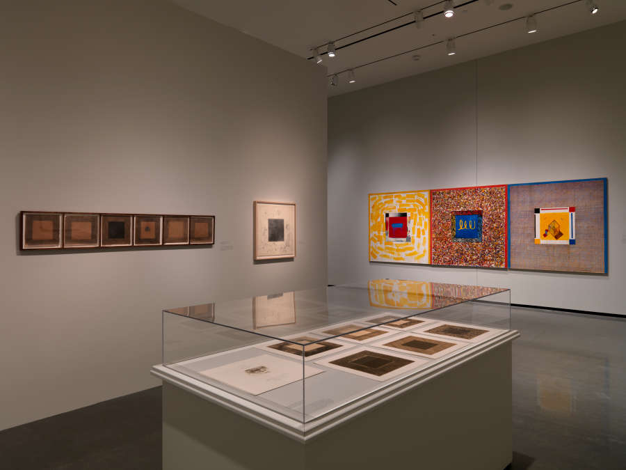 view exhibition image