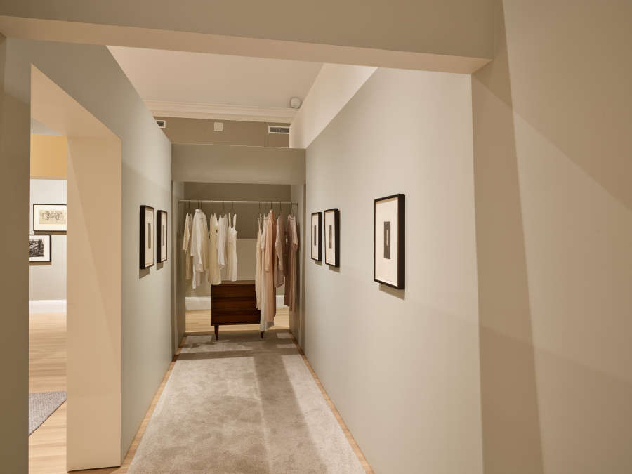 view exhibition image