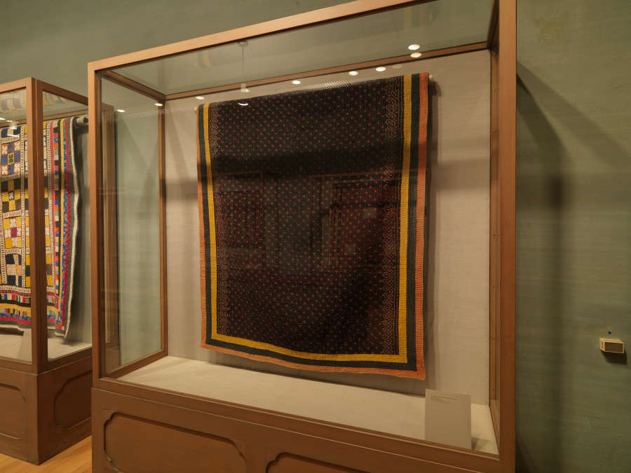 view exhibition image