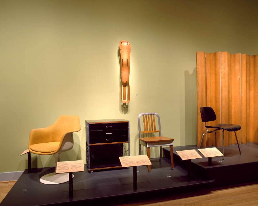 view exhibition image