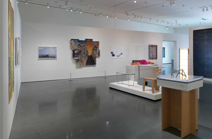 view exhibition image