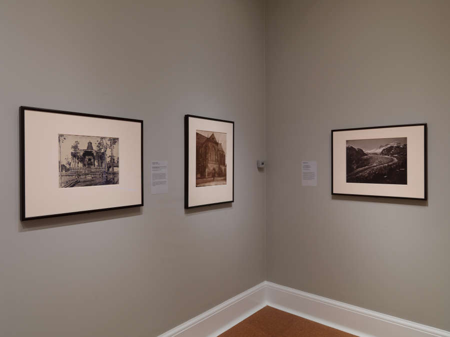 view exhibition image