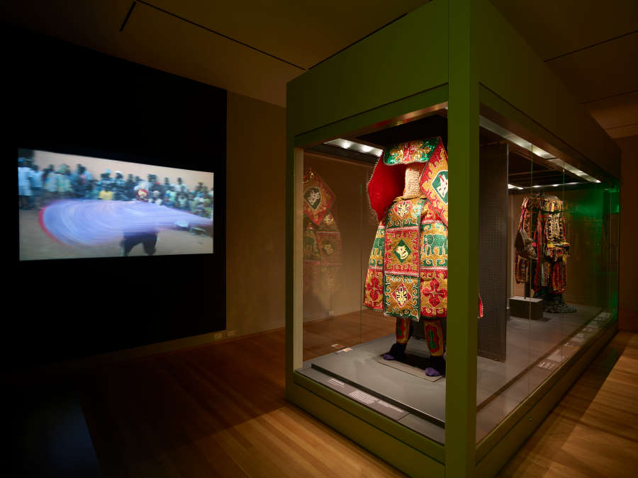 view exhibition image