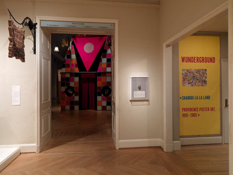 view exhibition image