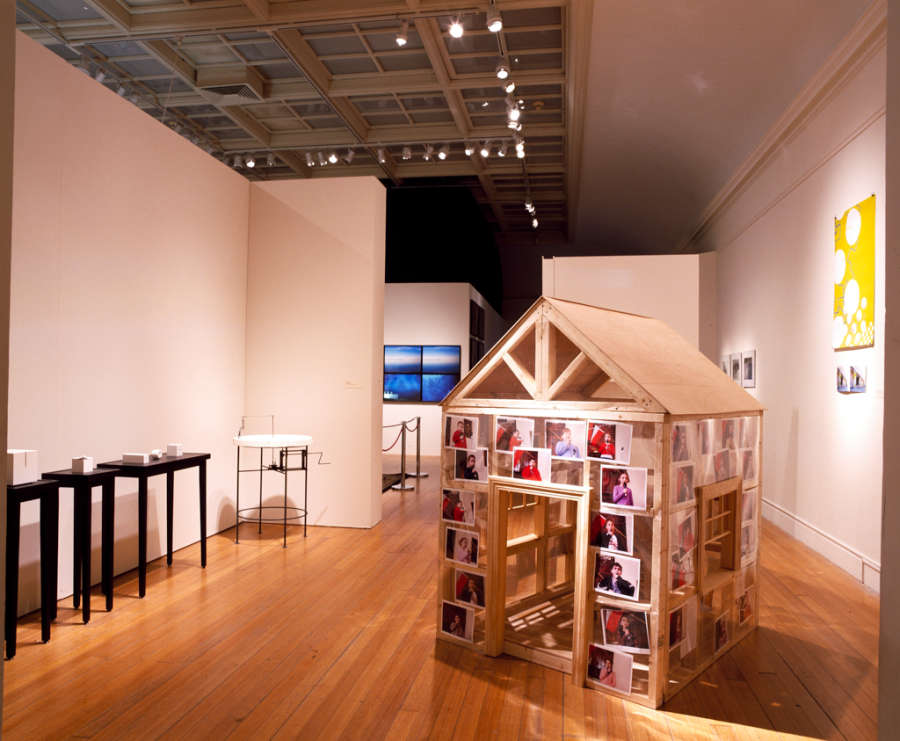 view exhibition image