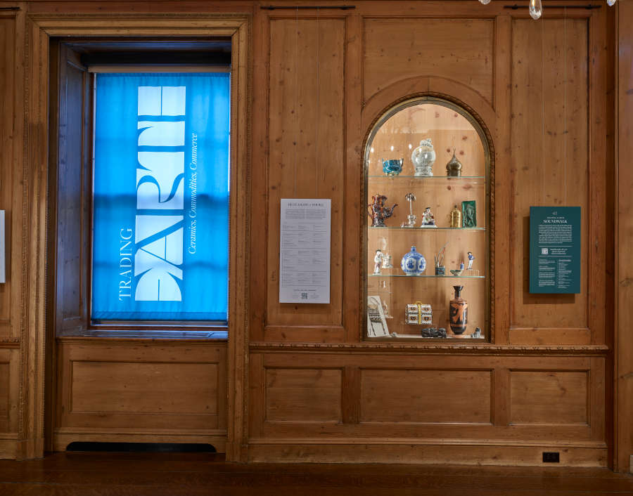 view exhibition image