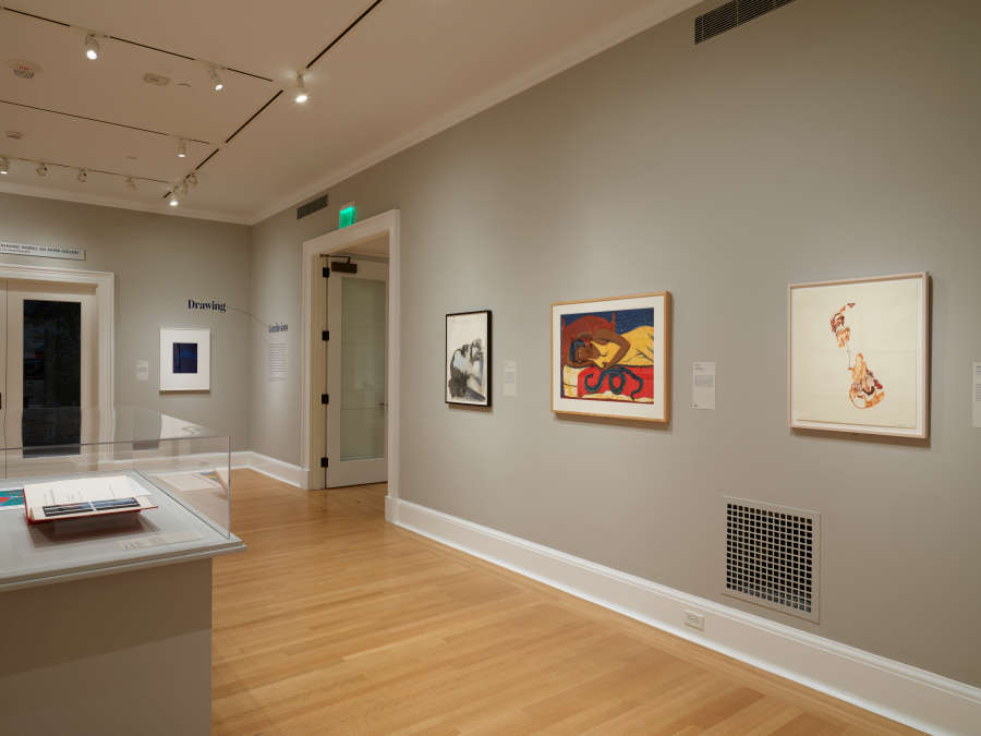 view exhibition image