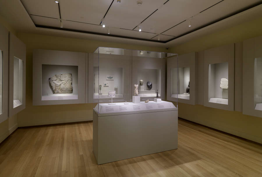 view exhibition image