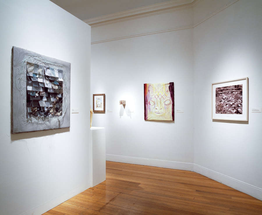 view exhibition image