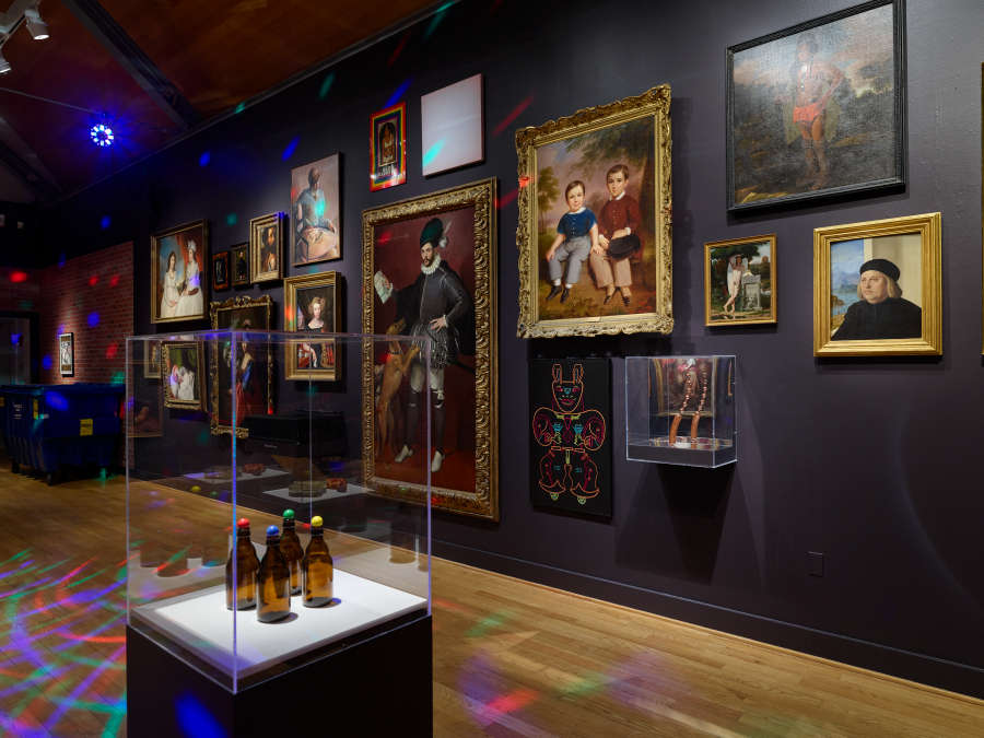 view exhibition image