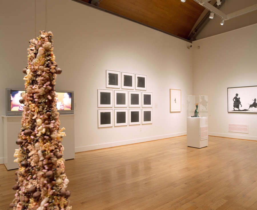 view exhibition image