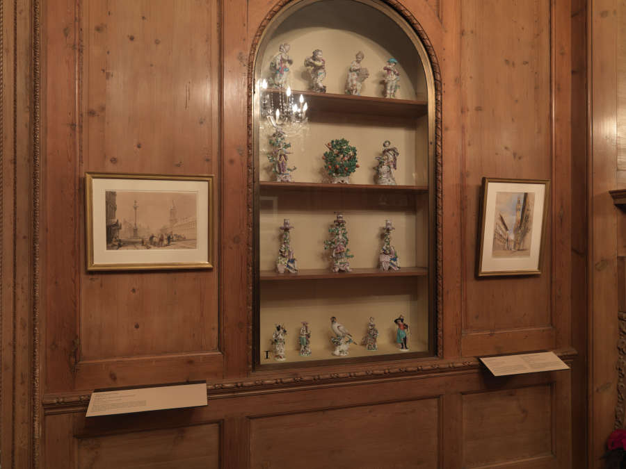 view exhibition image