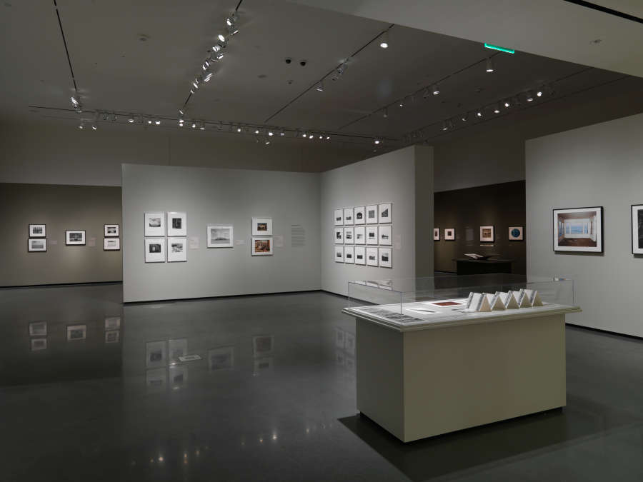 view exhibition image