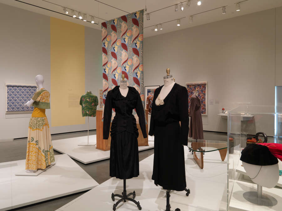 view exhibition image