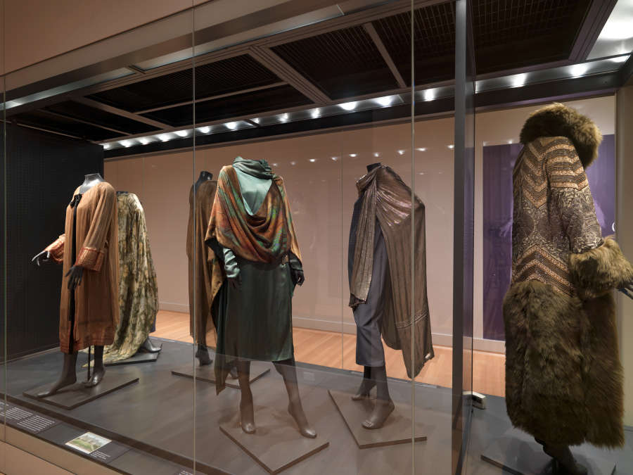 view exhibition image