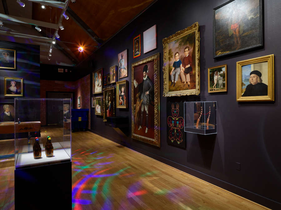 view exhibition image