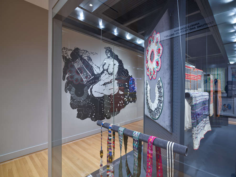 view exhibition image