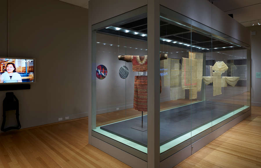 view exhibition image