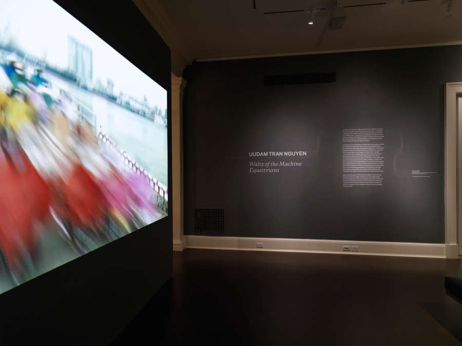 view exhibition image