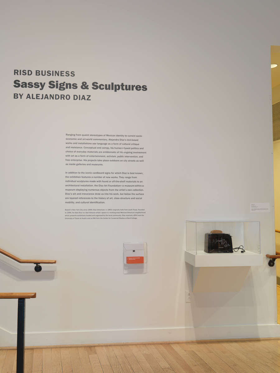 view exhibition image