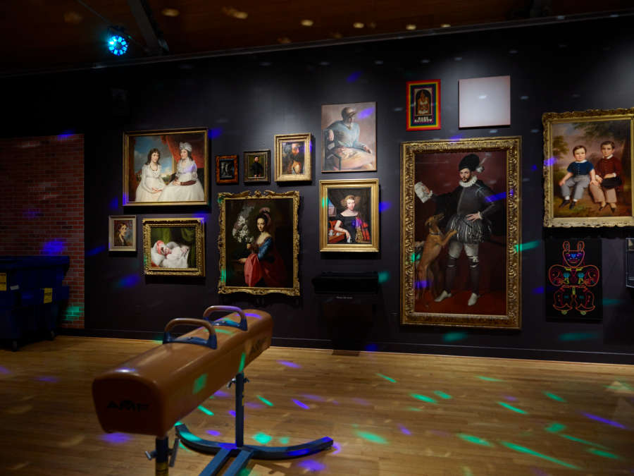 view exhibition image