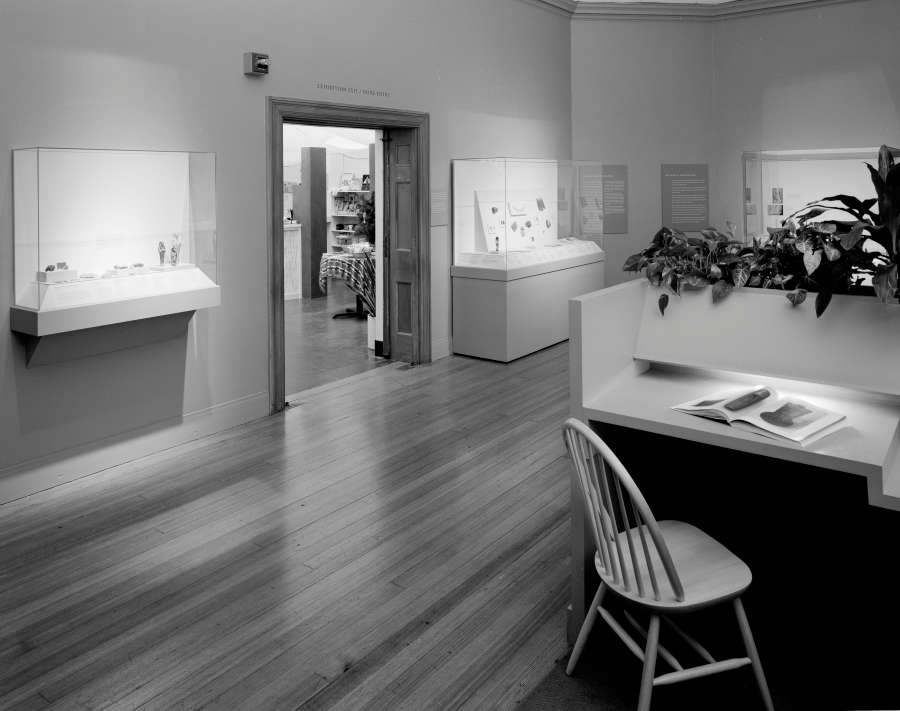 view exhibition image