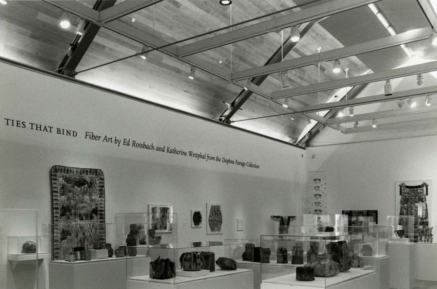 view exhibition image