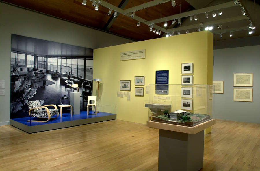 view exhibition image