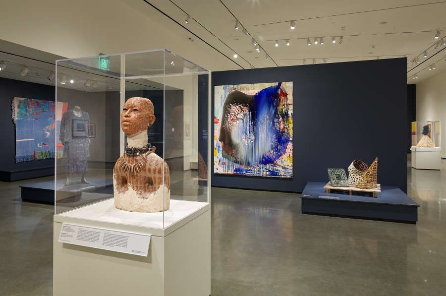 view exhibition image