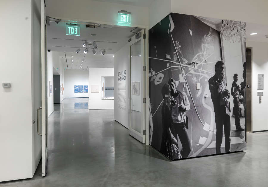 view exhibition image