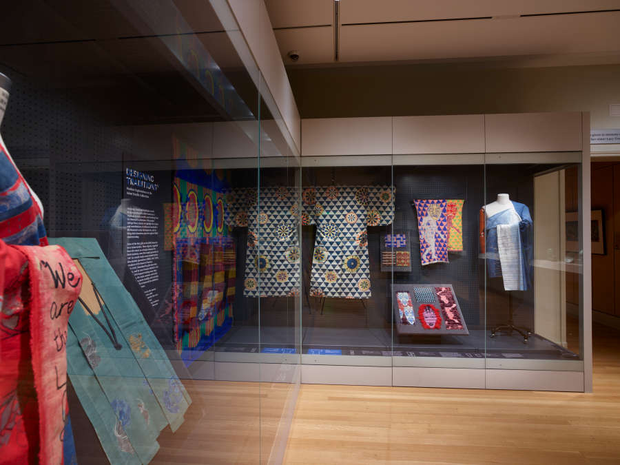 view exhibition image