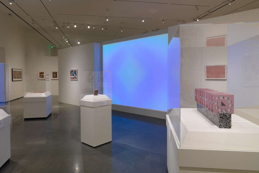 view exhibition image