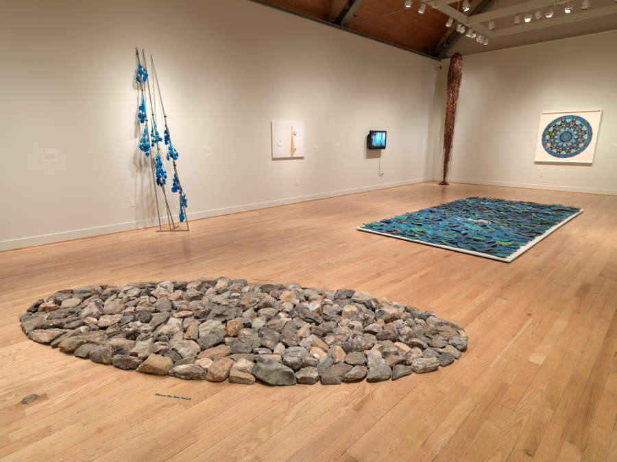 view exhibition image