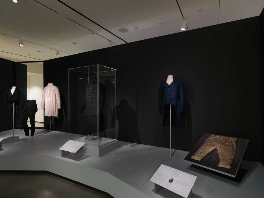 view exhibition image