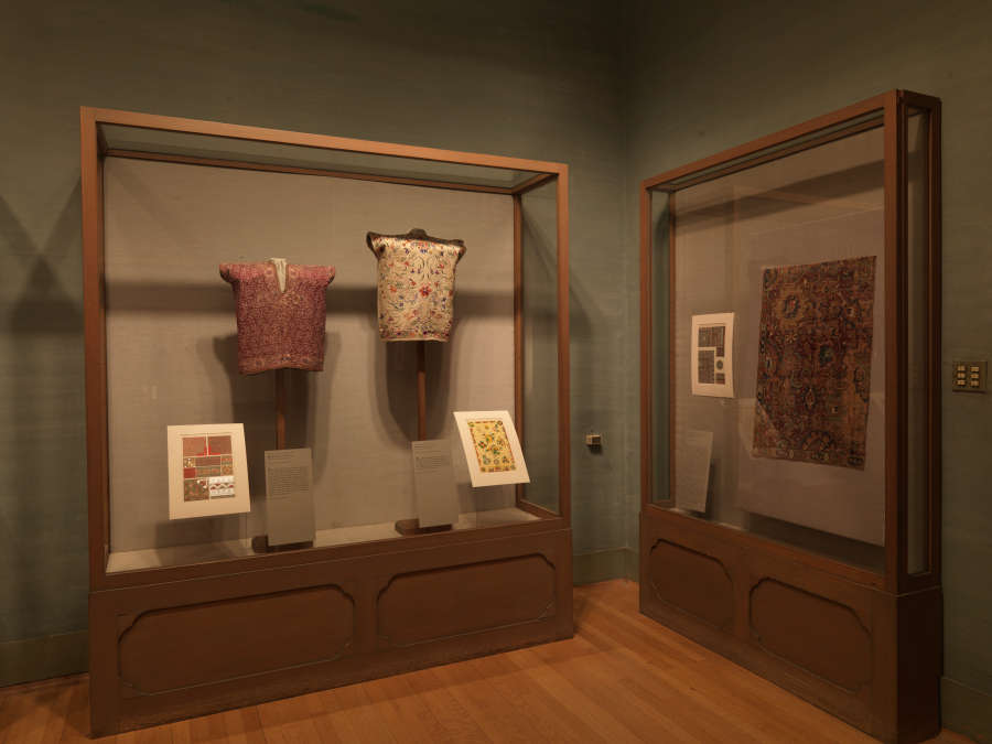view exhibition image