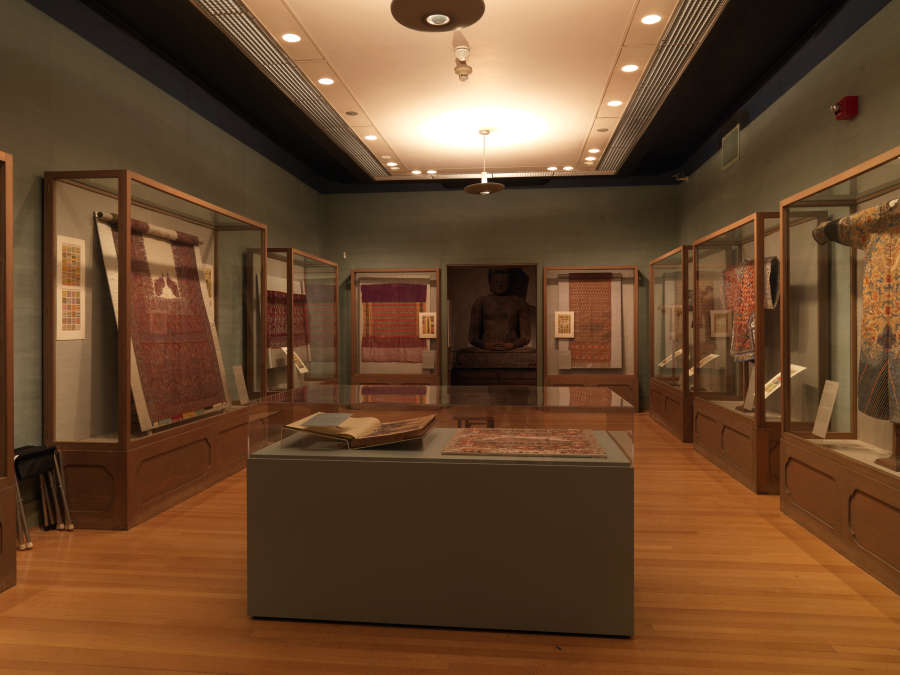 view exhibition image