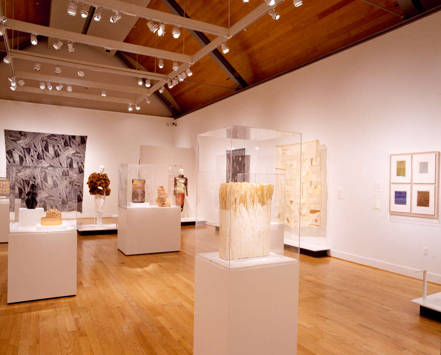 view exhibition image