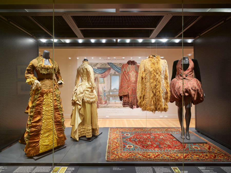 view exhibition image
