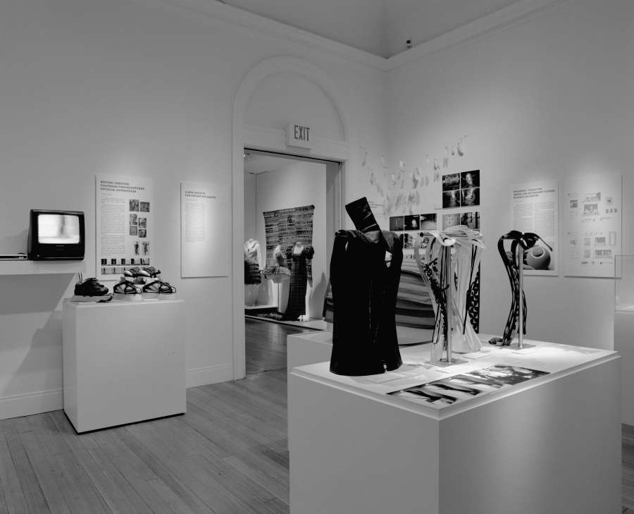 view exhibition image