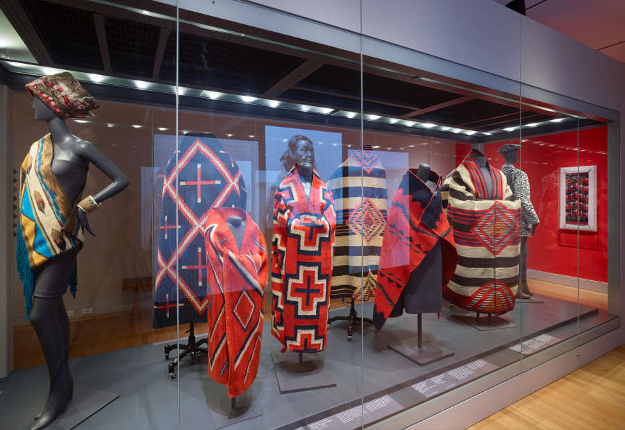 view exhibition image