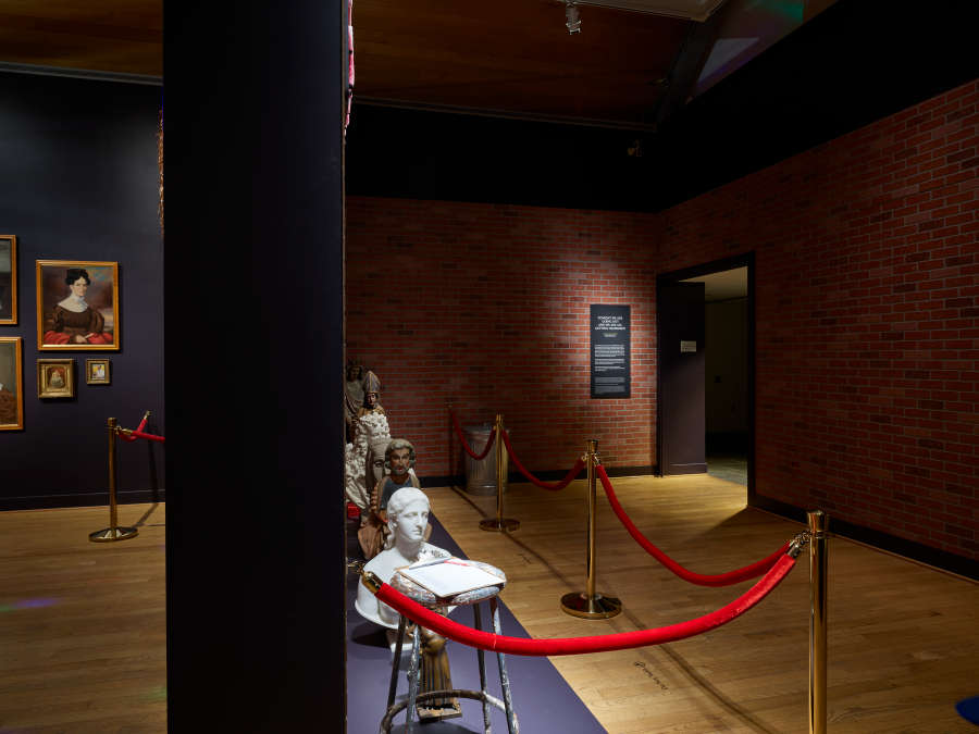 view exhibition image