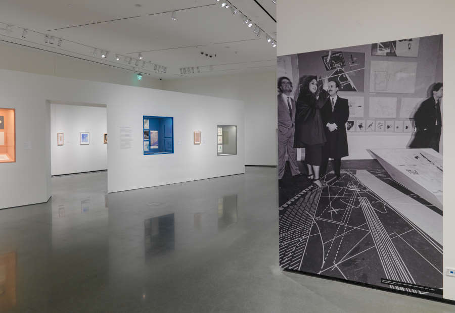 view exhibition image