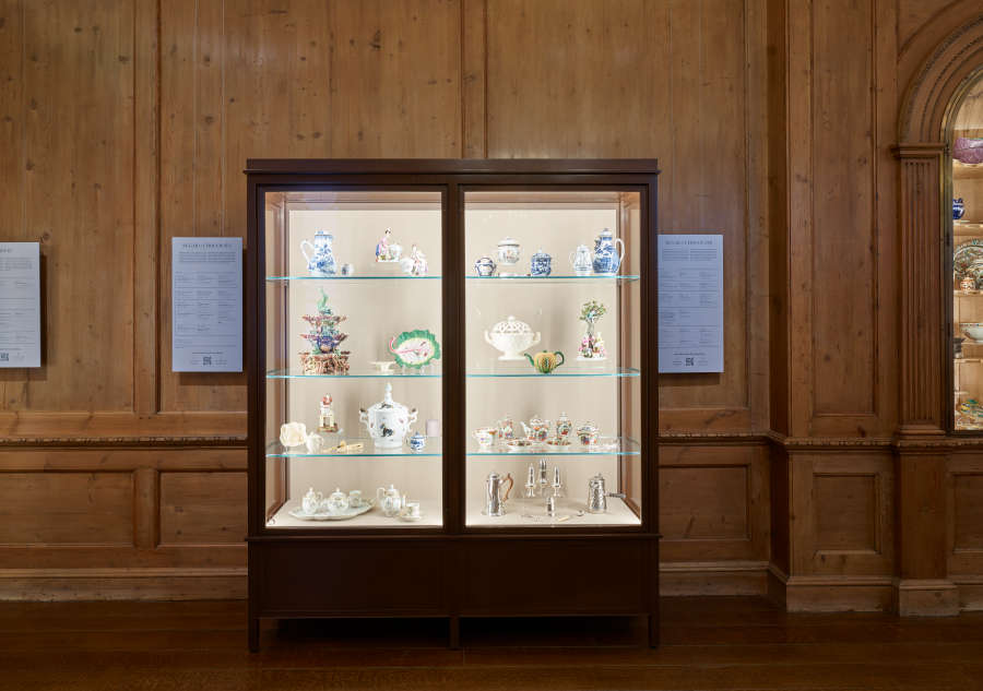 view exhibition image