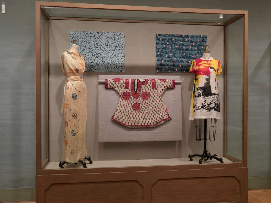 view exhibition image