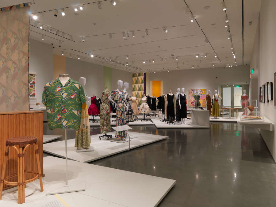 view exhibition image