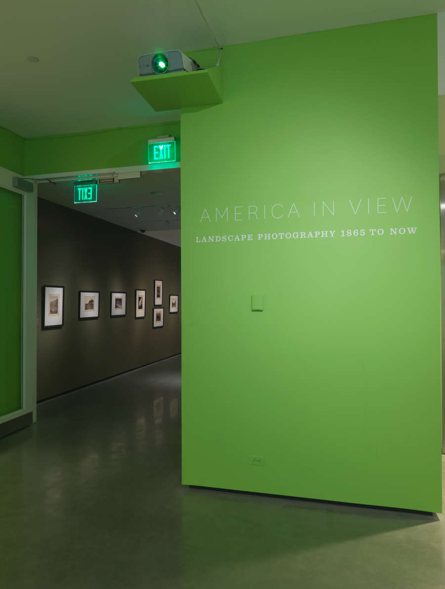 view exhibition image