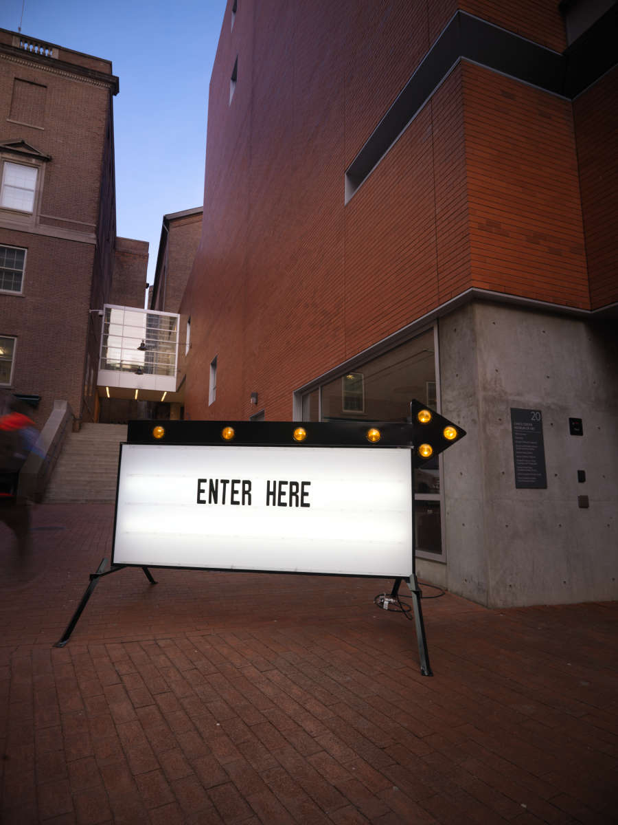 view exhibition image