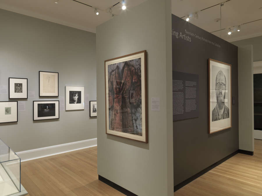 view exhibition image